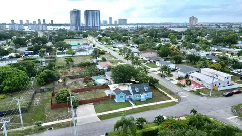 307 4th Street Lake Park FL 33403