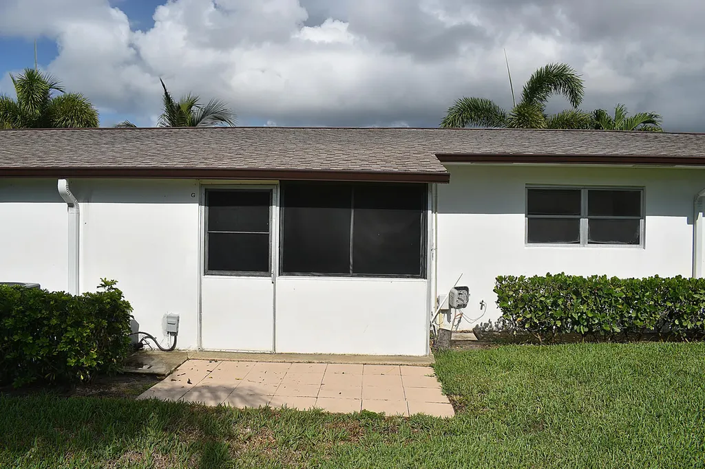 2930 Crosley Drive E West Palm Beach FL 33415