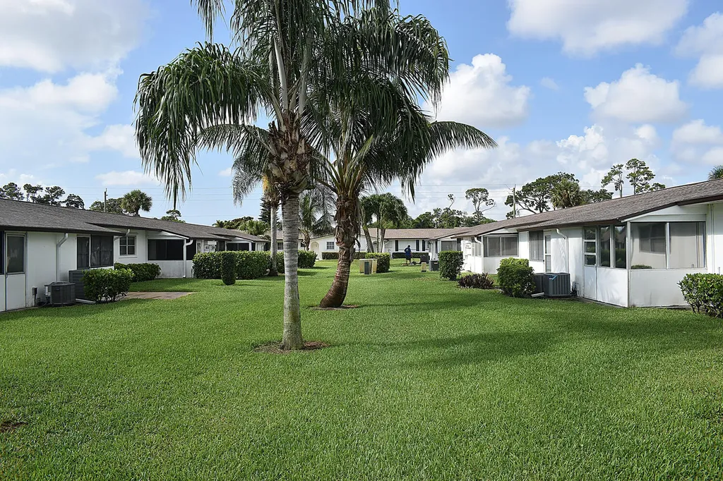 2930 Crosley Drive E West Palm Beach FL 33415