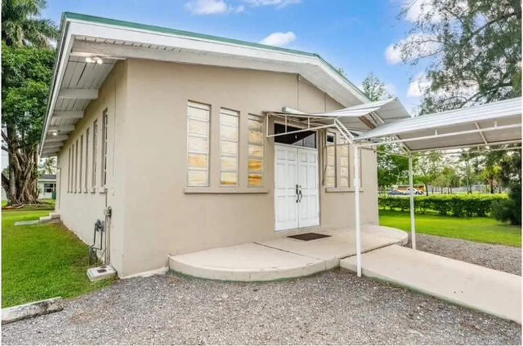 224 NW G Avenue Belle Glade FL 33430