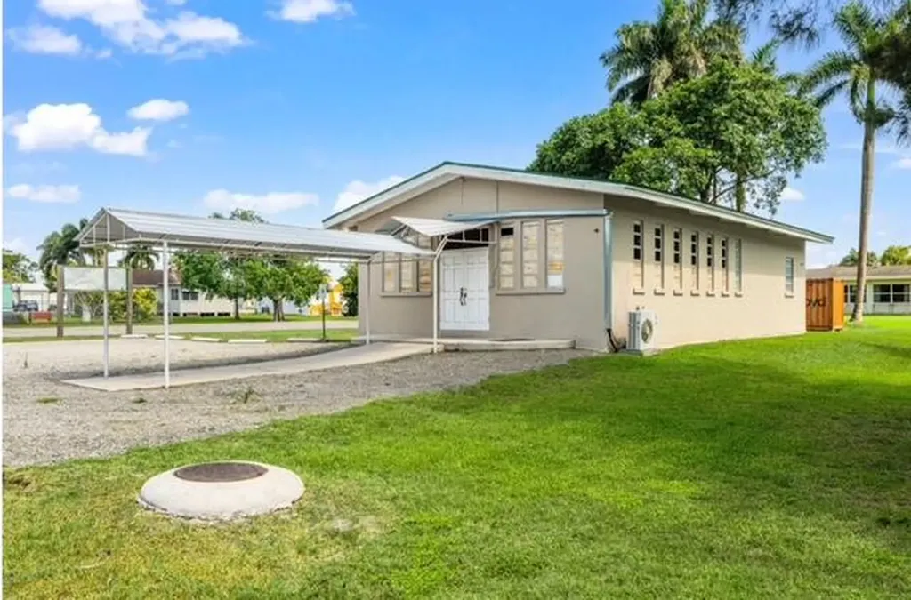 224 NW G Avenue Belle Glade FL 33430