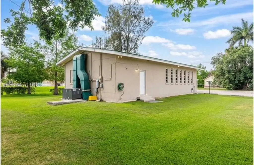 224 NW G Avenue Belle Glade FL 33430