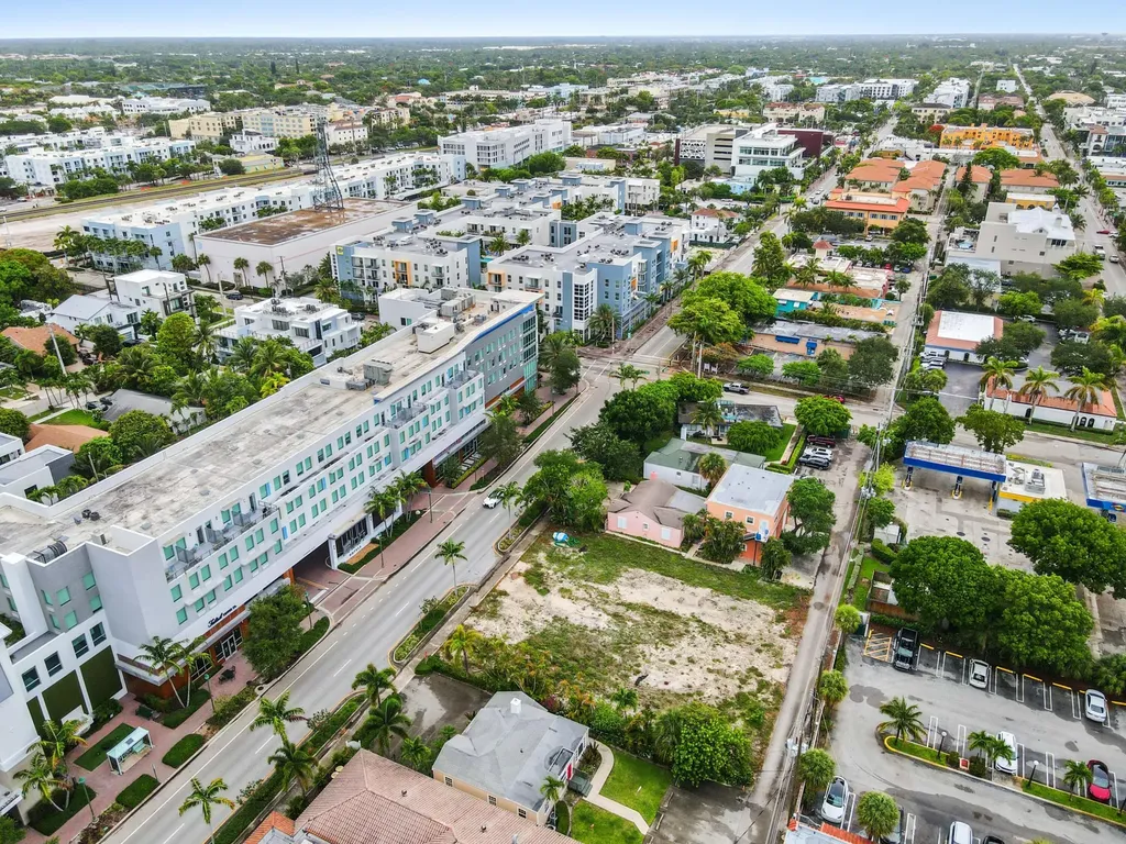 235 SE 5th Avenue Delray Beach FL 33483