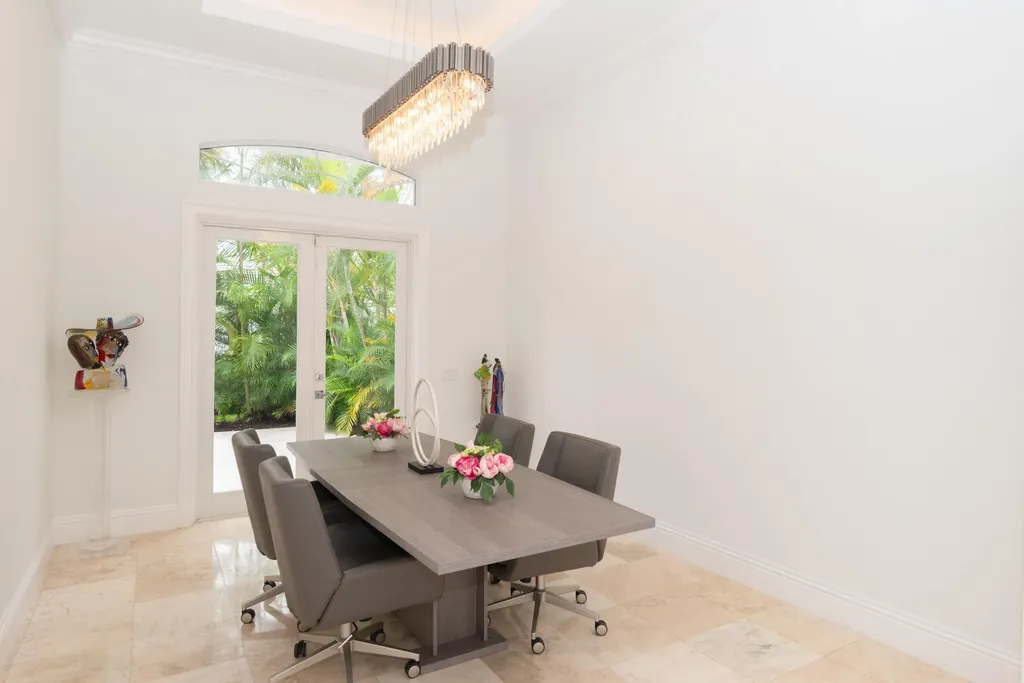 8246 Man O War Road Palm Beach Gardens FL 33418