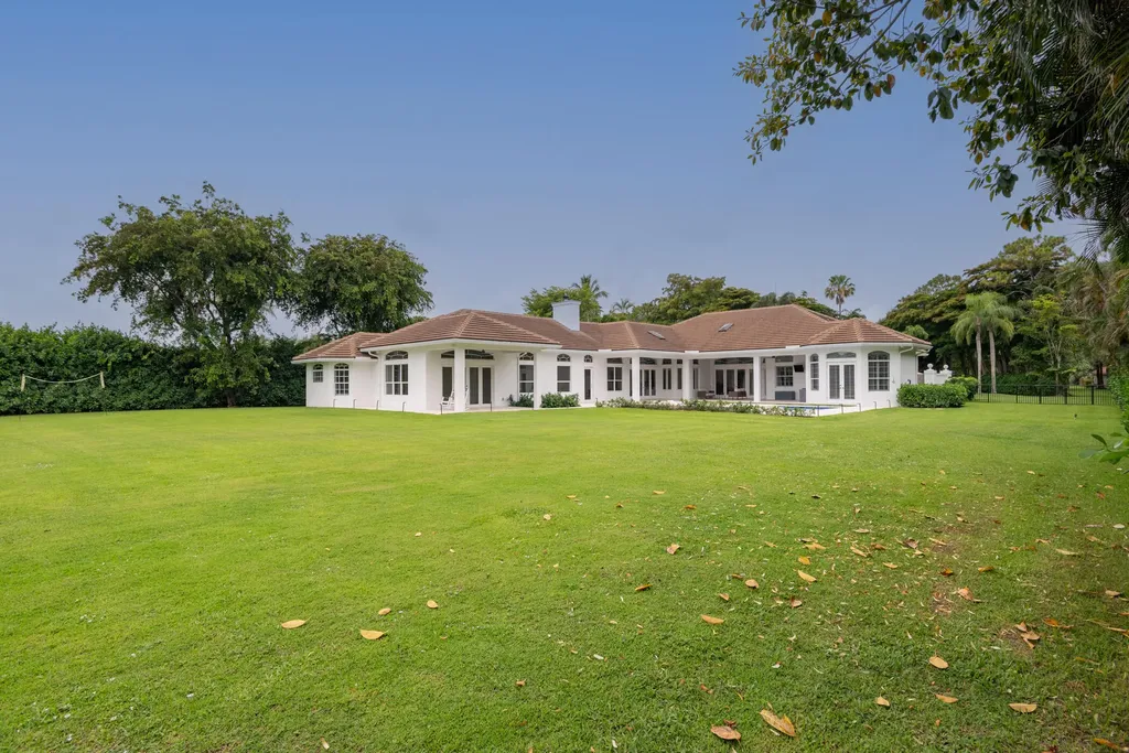 8246 Man O War Road Palm Beach Gardens FL 33418