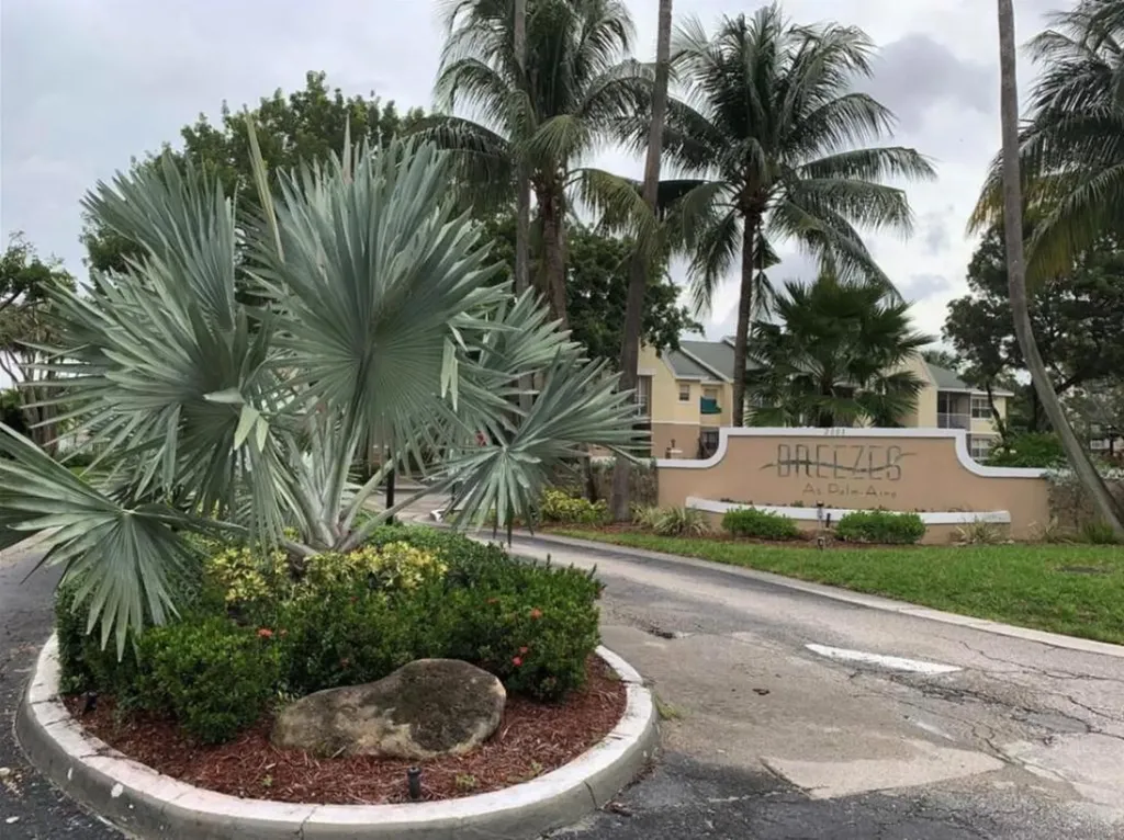 2815 N Course Drive Pompano Beach FL 33069