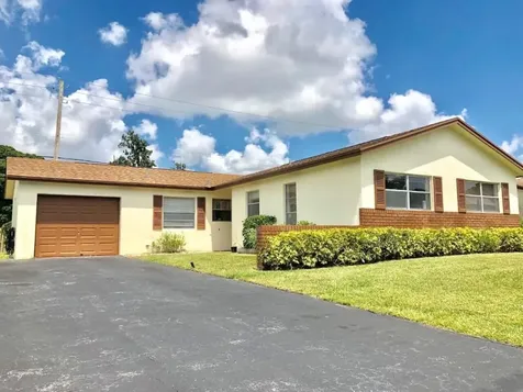 6101 Rainbow Circle Greenacres FL 33463