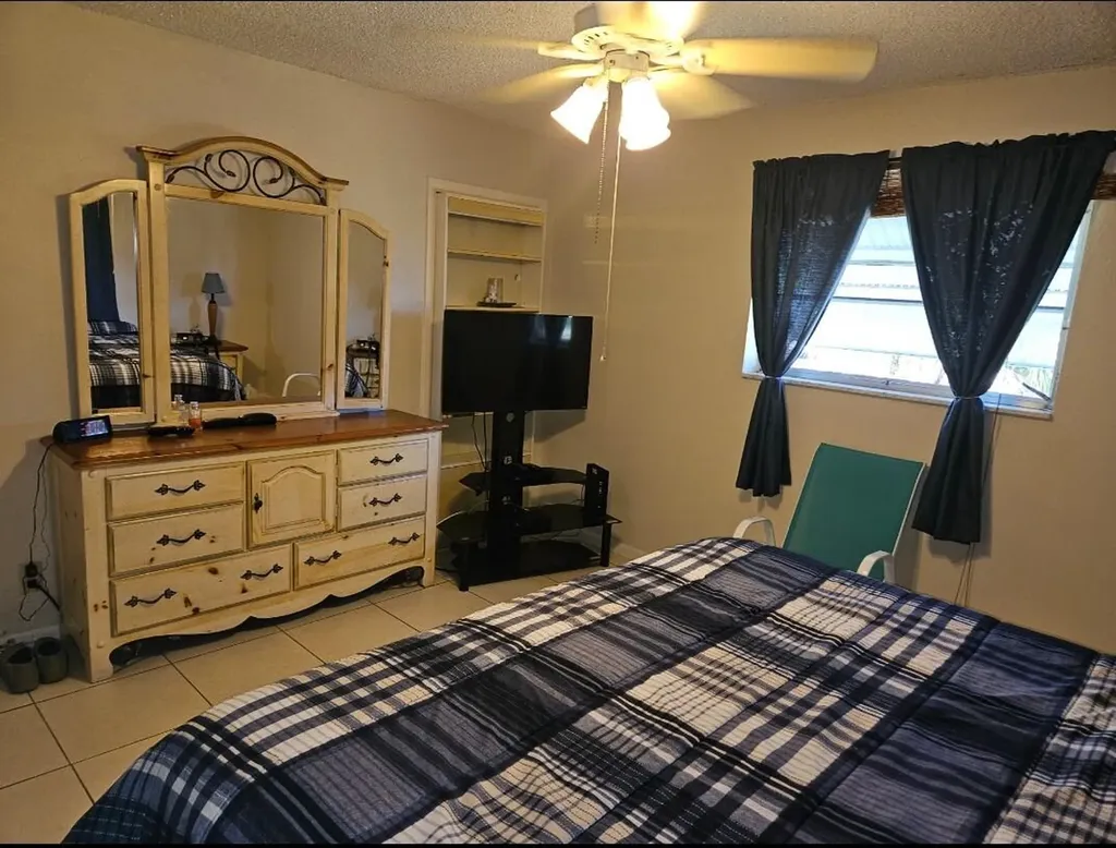 2581 N Garden 202 Drive N Lake Worth FL 33461