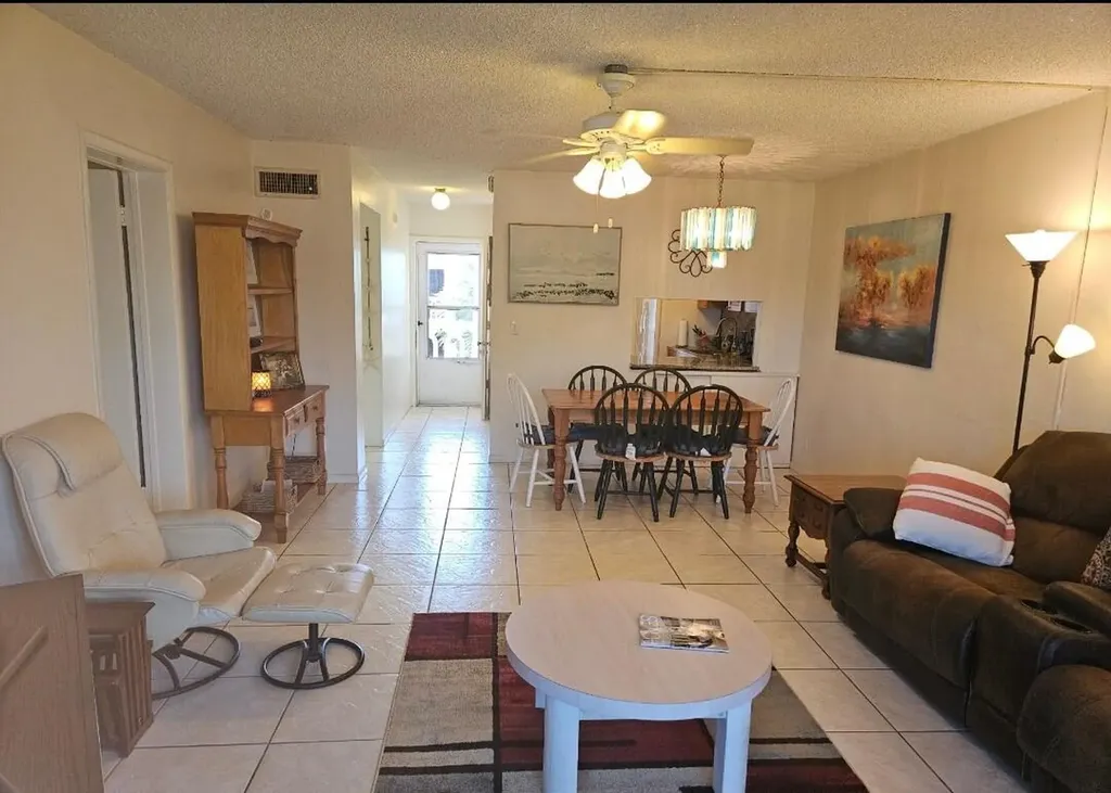 2581 N Garden 202 Drive N Lake Worth FL 33461