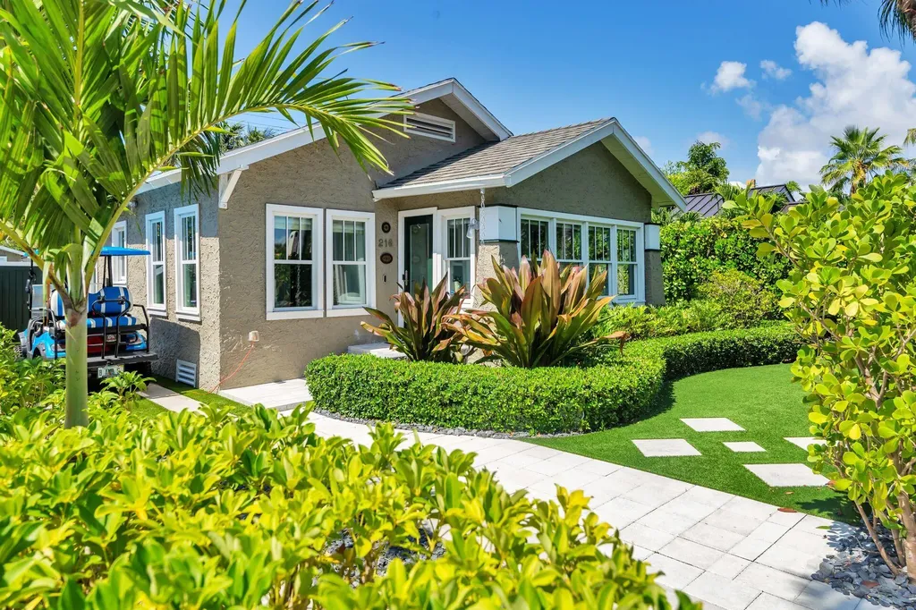 216 Lakeland Drive West Palm Beach FL 33405