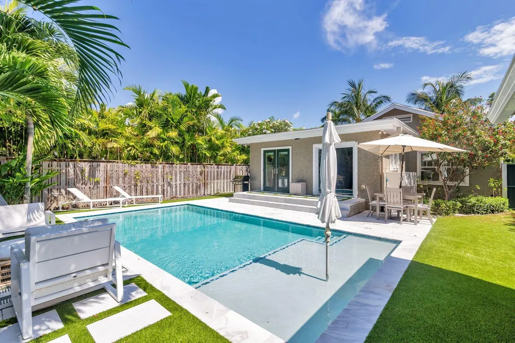 216 Lakeland Drive West Palm Beach FL 33405