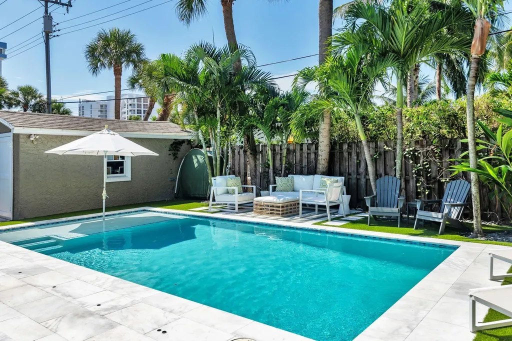 216 Lakeland Drive West Palm Beach FL 33405