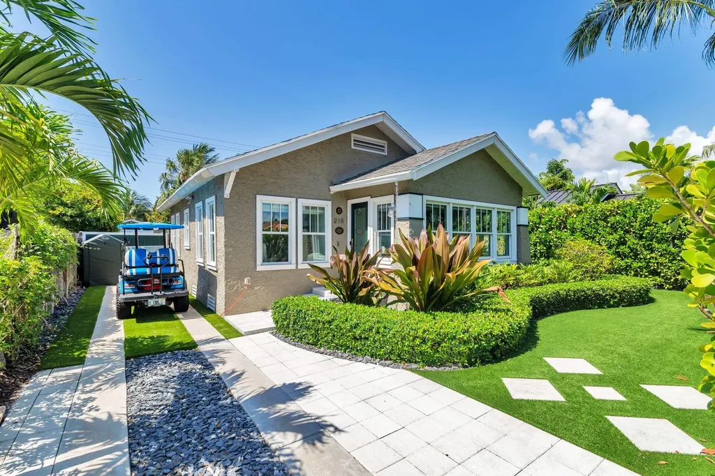 216 Lakeland Drive West Palm Beach FL 33405