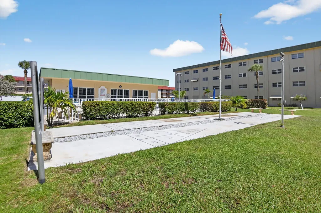 808 SE 7th Street Deerfield Beach FL 33441