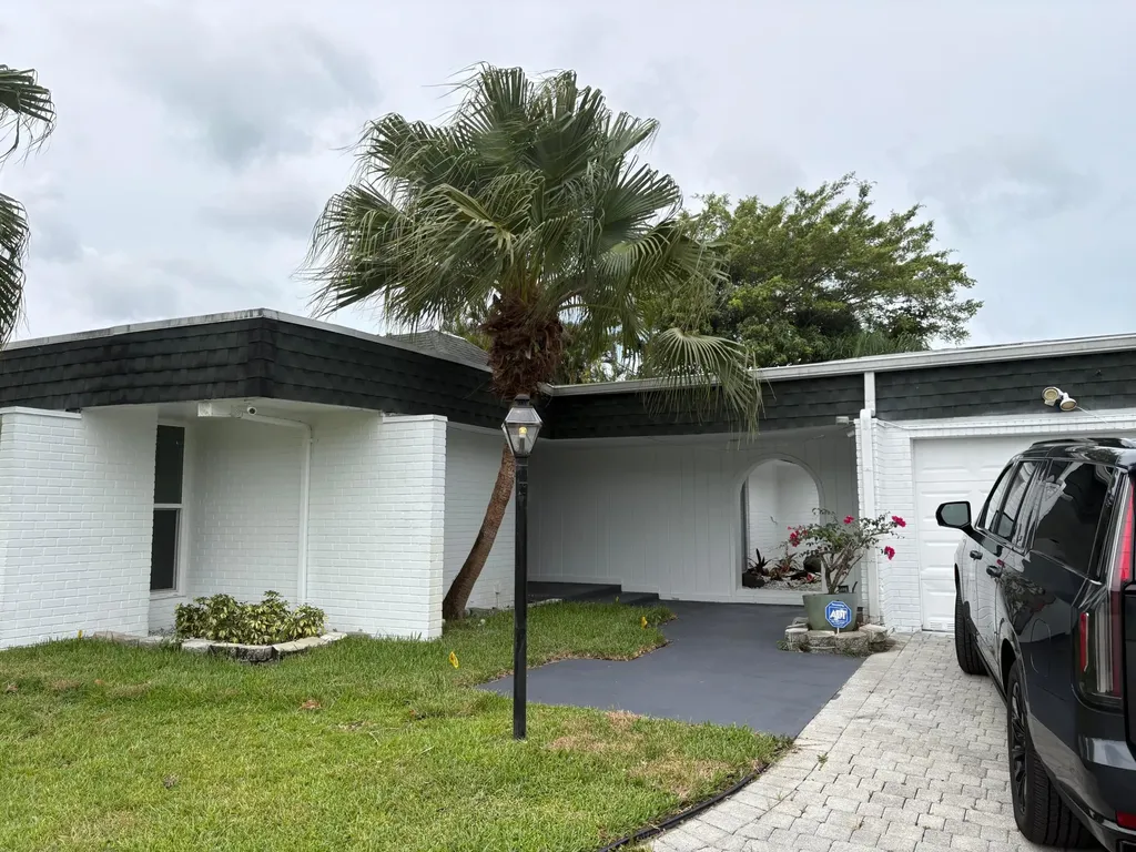 5904 Cedar Circle Tamarac FL 33319