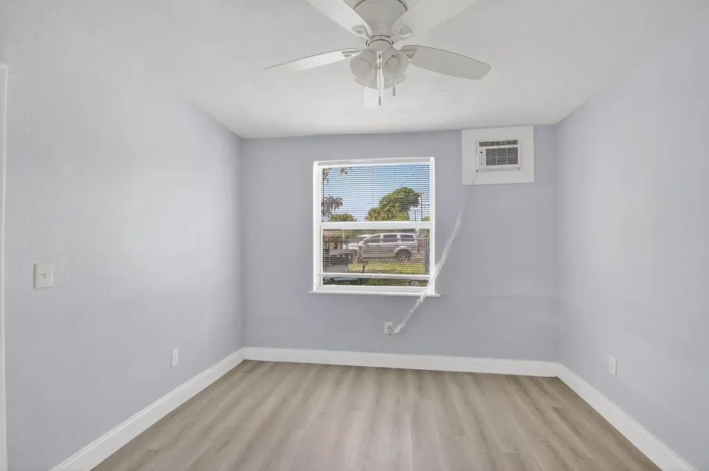 323 S E Street Lake Worth Beach FL 33460
