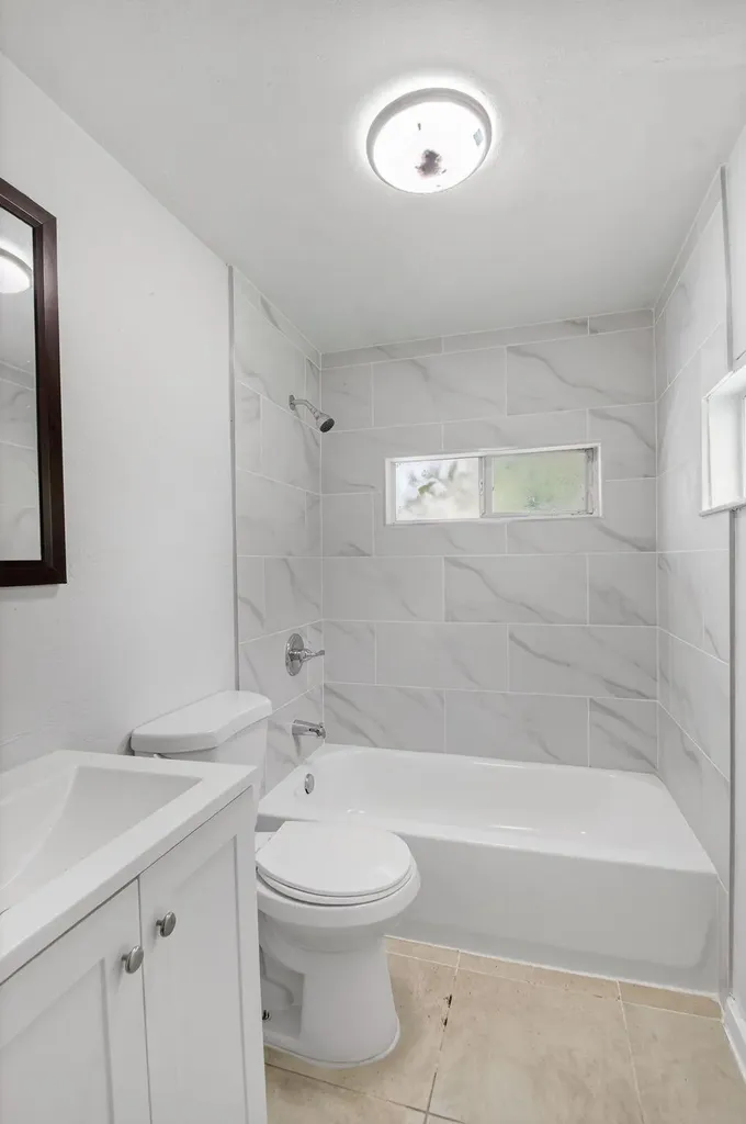 323 S E Street Lake Worth Beach FL 33460