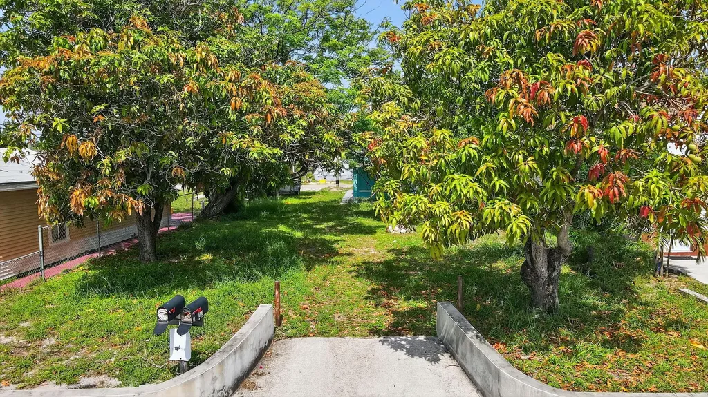 323 S E Street Lake Worth Beach FL 33460