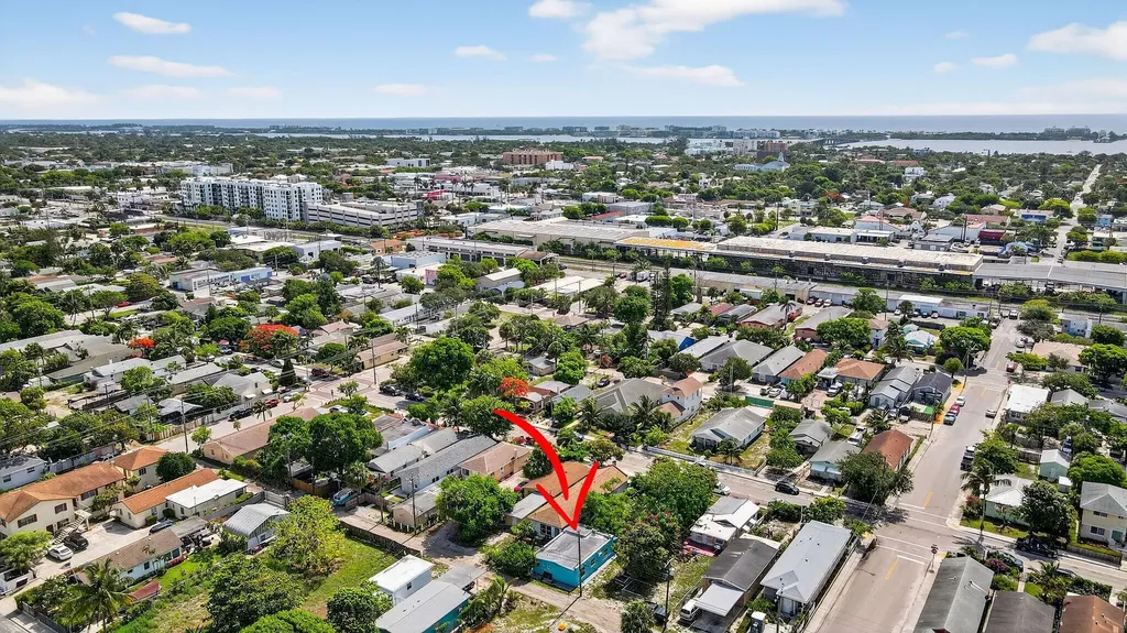 323 S E Street Lake Worth Beach FL 33460