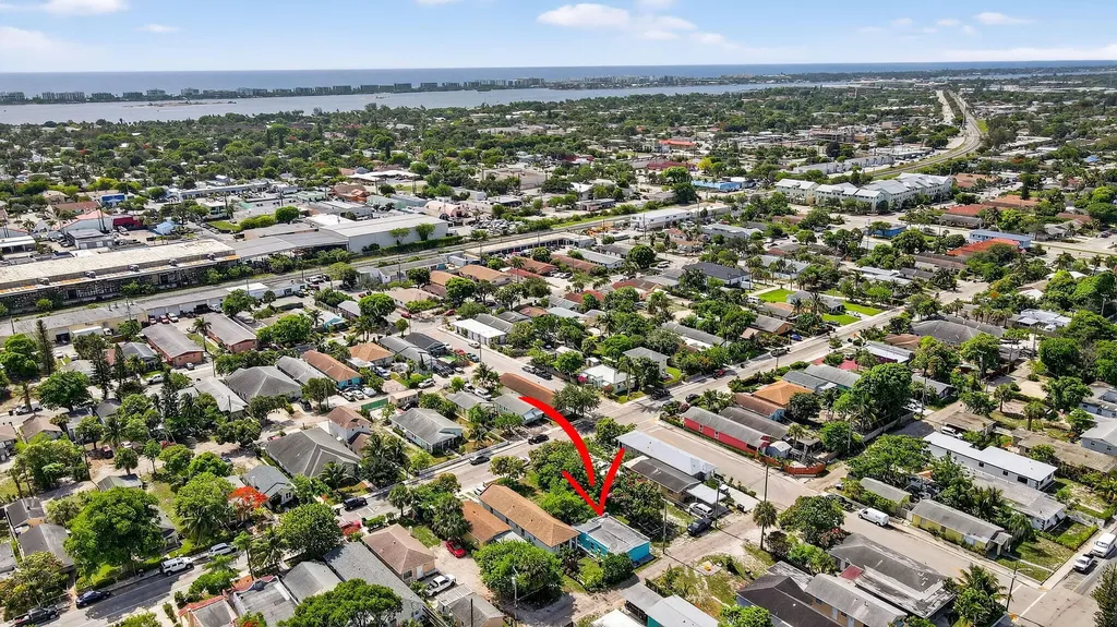 323 S E Street Lake Worth Beach FL 33460