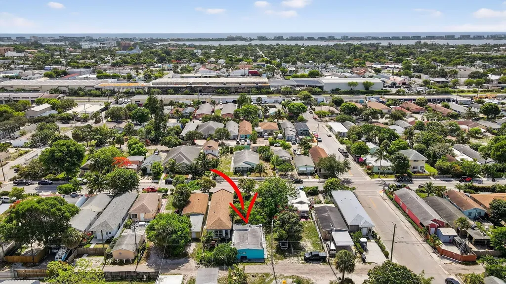 323 S E Street Lake Worth Beach FL 33460
