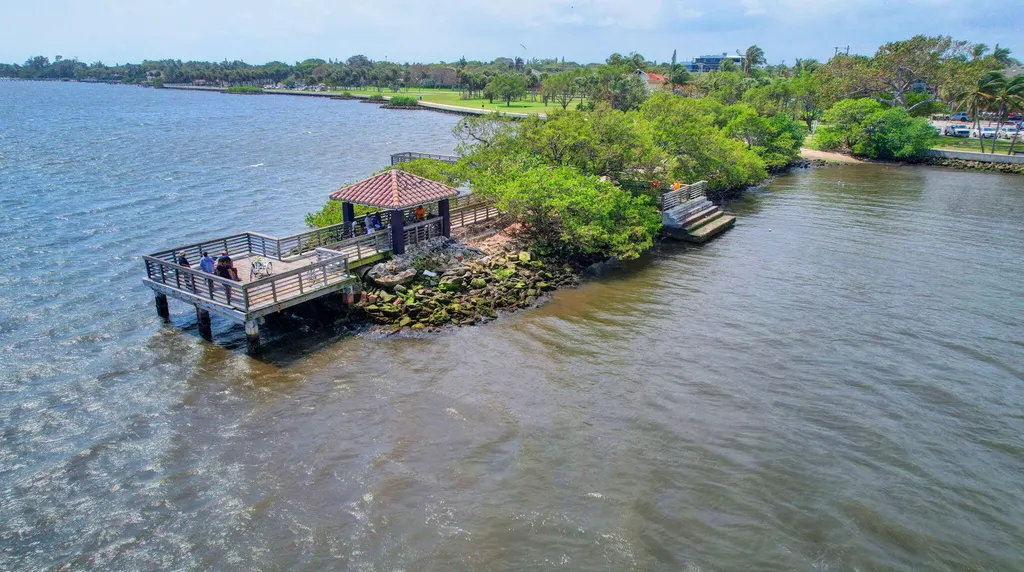 323 S E Street Lake Worth Beach FL 33460