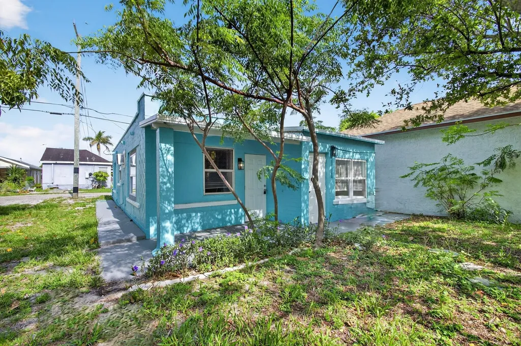 323 S E Street Lake Worth Beach FL 33460