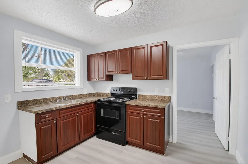 323 S E Street Lake Worth Beach FL 33460