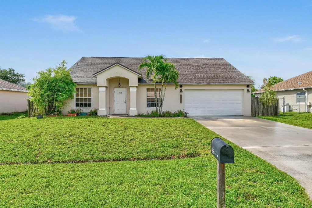 632 SW Sail Terrace Port St Lucie FL 34953