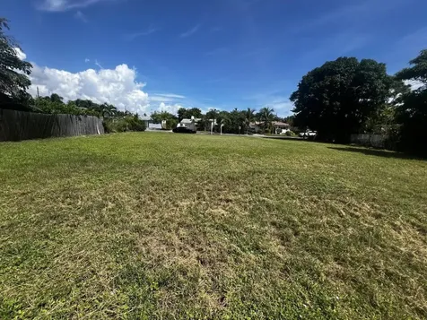 366 Alhambra Place West Palm Beach FL 33405