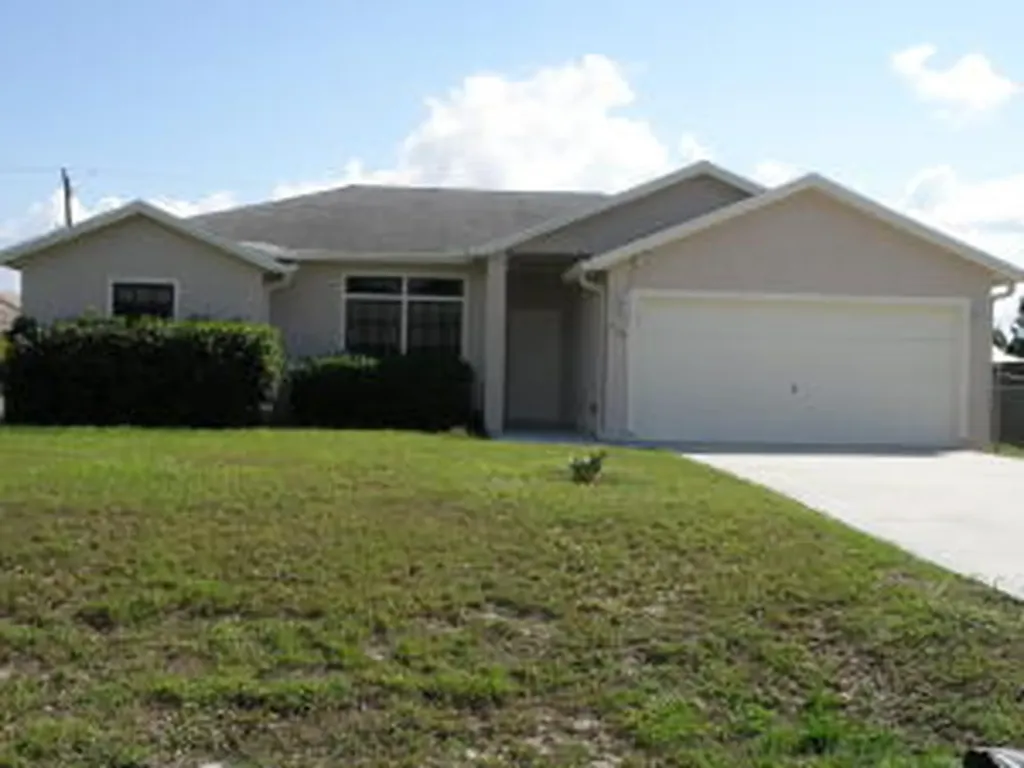 648 SW Nichols Terrace Port St Lucie FL 34953