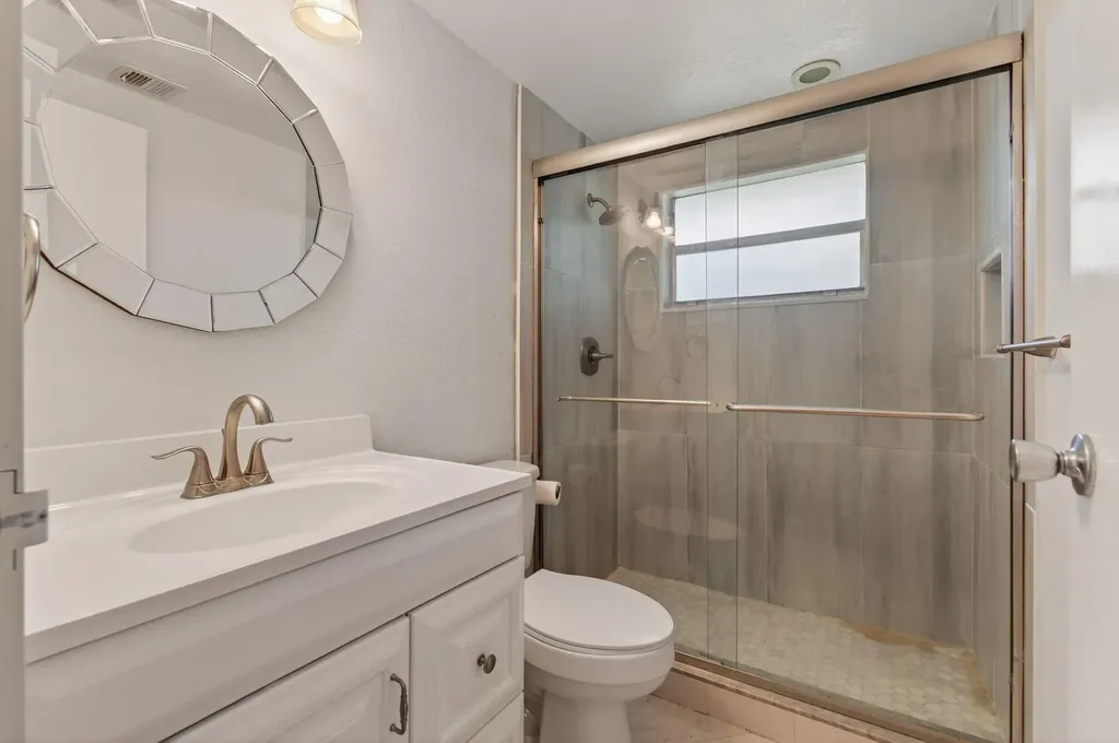 228 Brittany E Delray Beach FL 33446