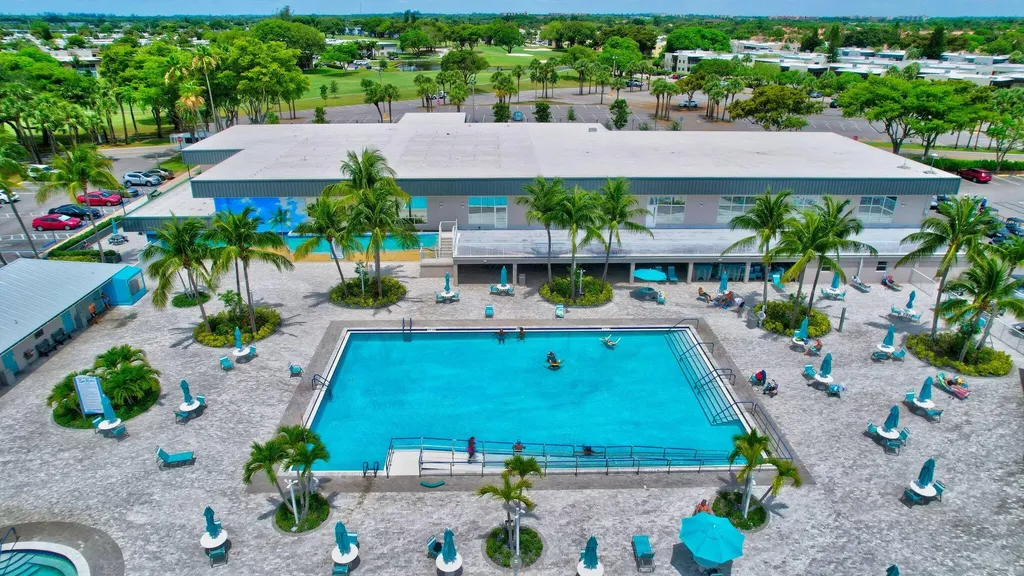 228 Brittany E Delray Beach FL 33446