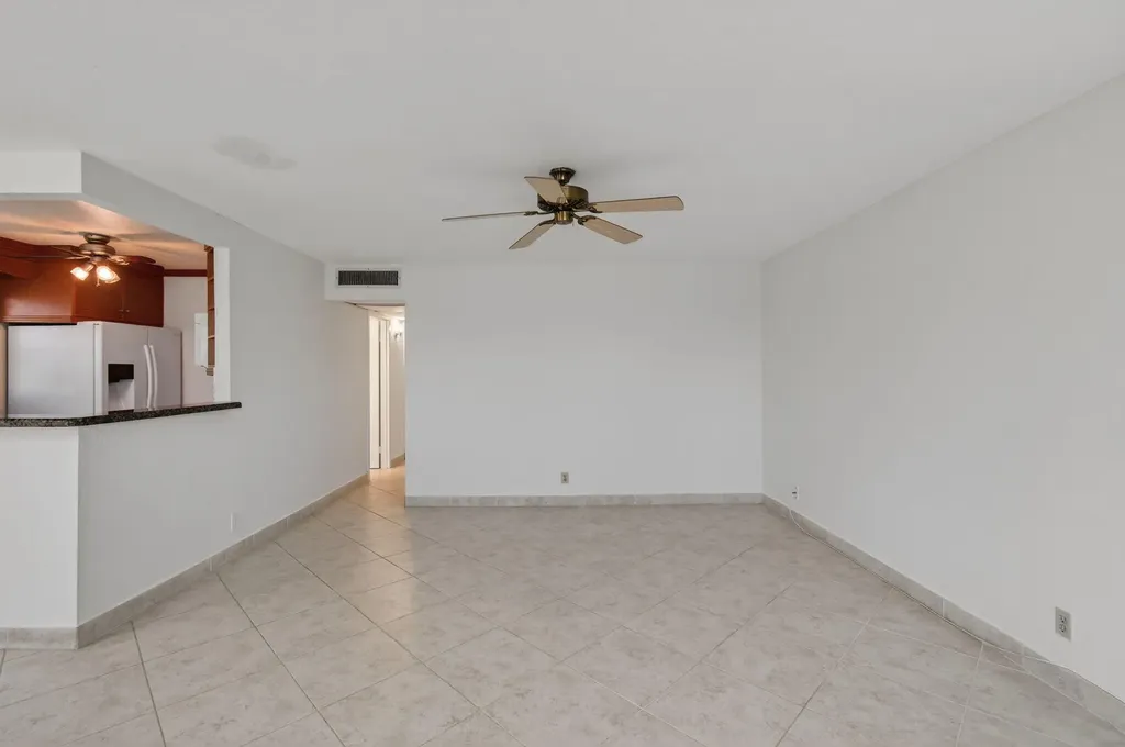 228 Brittany E Delray Beach FL 33446