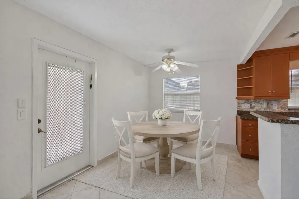 228 Brittany E Delray Beach FL 33446