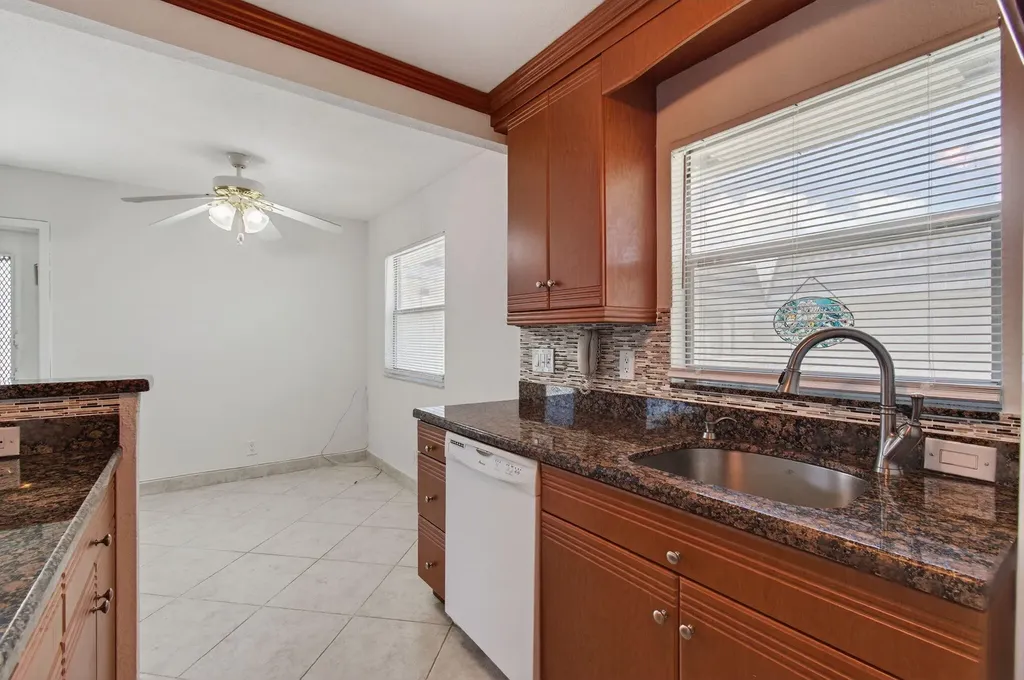 228 Brittany E Delray Beach FL 33446