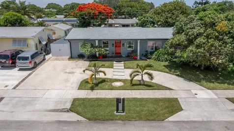 1321 W Mango Street Lantana FL 33462