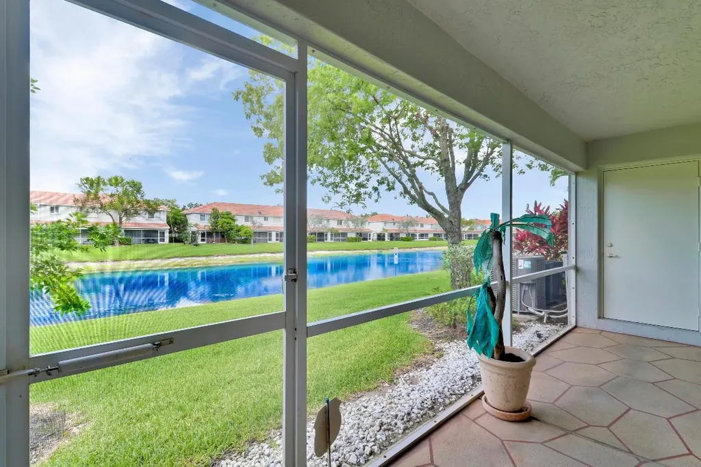 7015 Hawks Nest Terrace Riviera Beach FL 33407