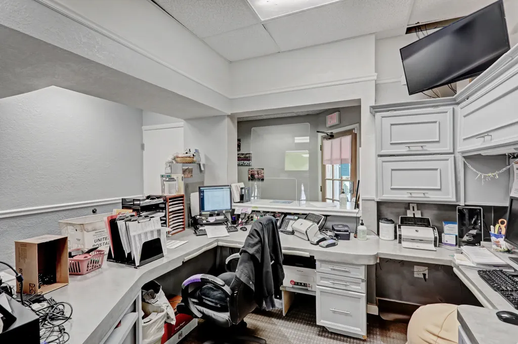 3537 Forest Hill Boulevard West Palm Beach FL 33406