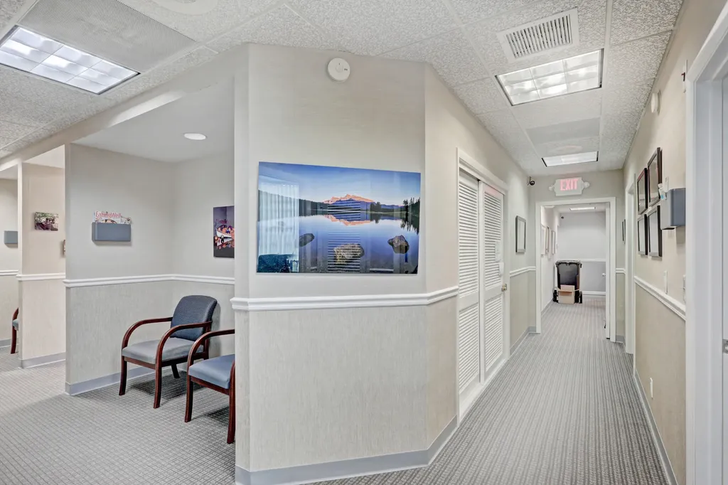 3537 Forest Hill Boulevard West Palm Beach FL 33406