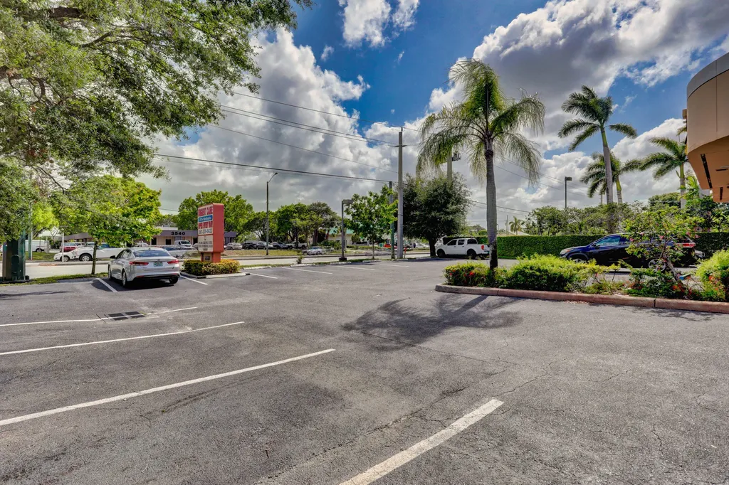 3537 Forest Hill Boulevard West Palm Beach FL 33406