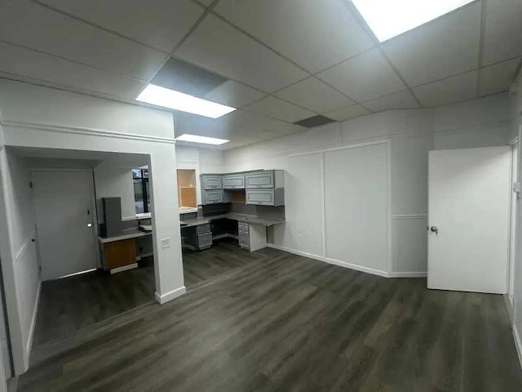 3537 Forest Hill Boulevard West Palm Beach FL 33406