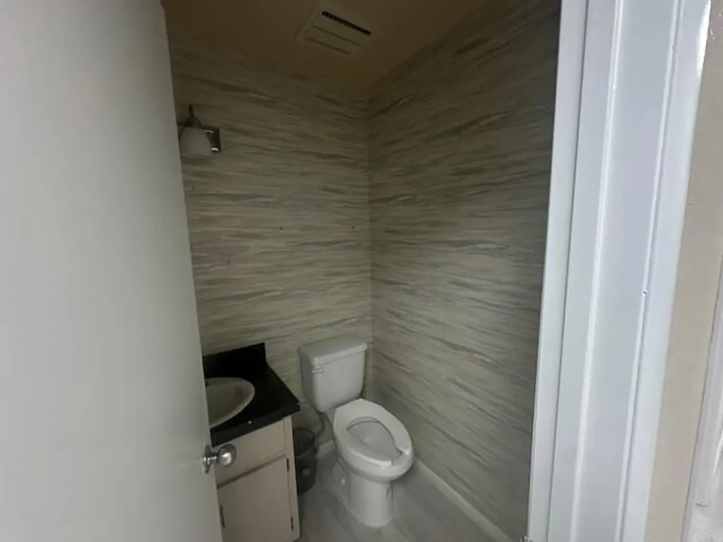 3537 Forest Hill Boulevard West Palm Beach FL 33406