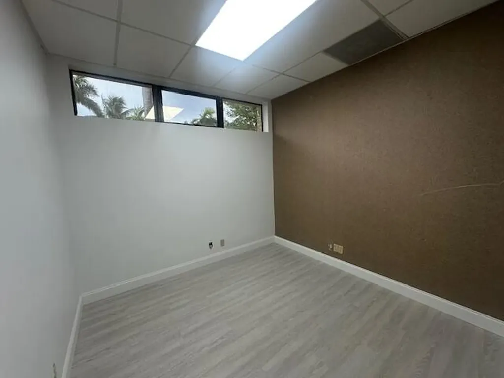 3537 Forest Hill Boulevard West Palm Beach FL 33406