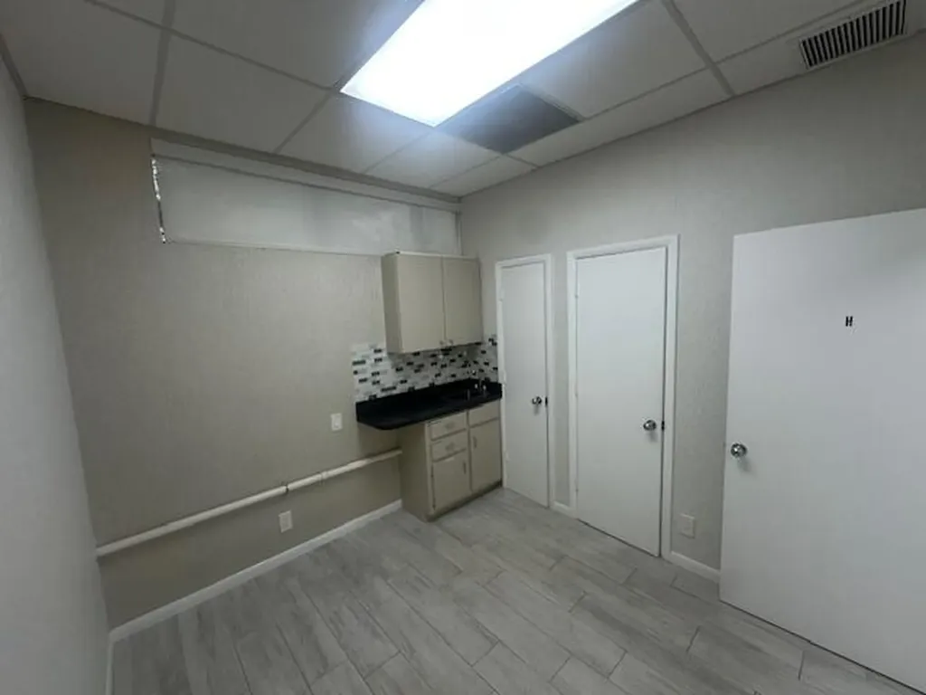 3537 Forest Hill Boulevard West Palm Beach FL 33406