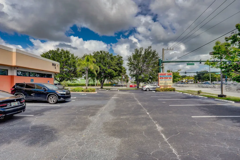 3537 Forest Hill Boulevard West Palm Beach FL 33406