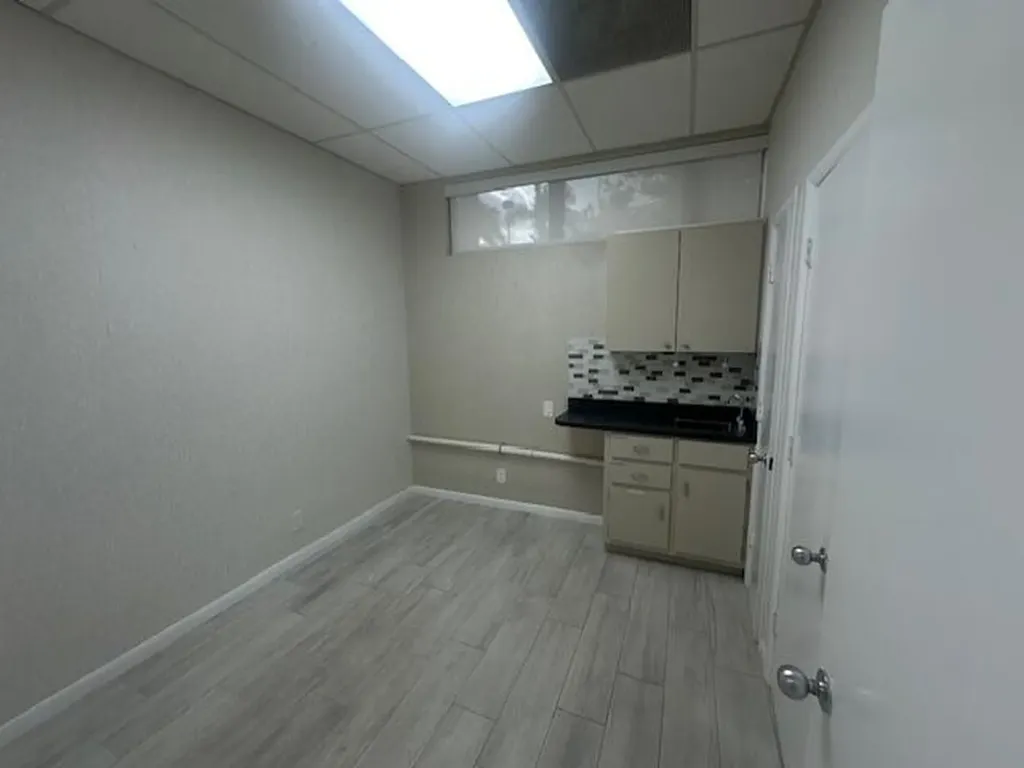 3537 Forest Hill Boulevard West Palm Beach FL 33406