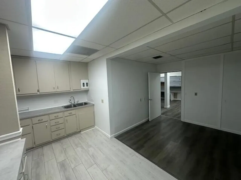 3537 Forest Hill Boulevard West Palm Beach FL 33406