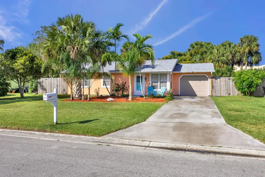 1718 SE Cascella Court Port St Lucie FL 34952