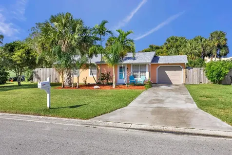 1718 SE Cascella Court Port St Lucie FL 34952